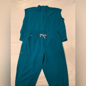 Figs- pacific blue. 2XL top & bottom